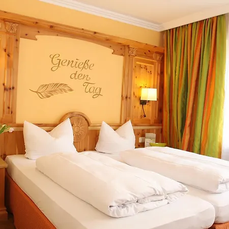 Neue Post Hotel 4*