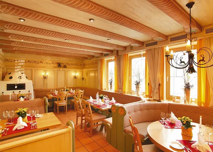 Hotel Neue Post 4*