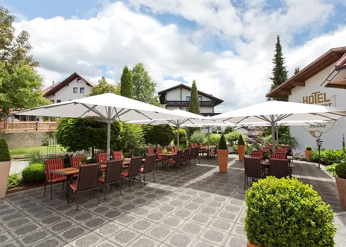 Neue Post Hotel 4*