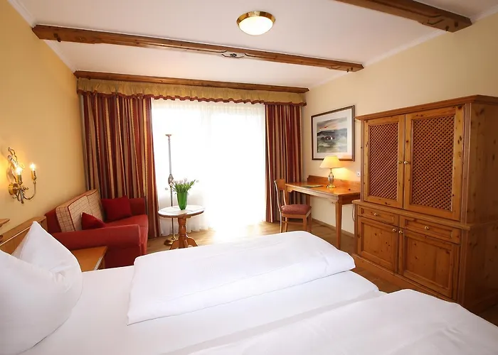 Neue Post Hotel 4*