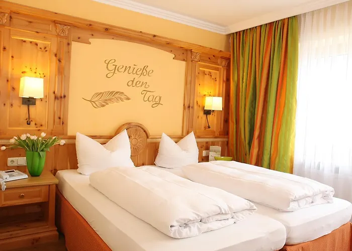 Neue Post Hotel 4*