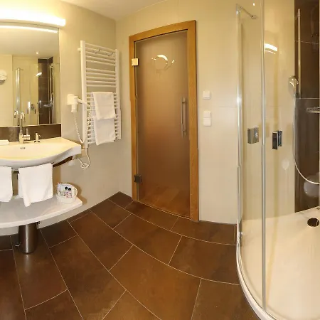 Отель Neue Post 4*